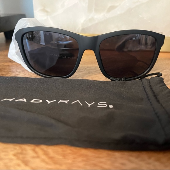 NWT Shady Rays Black Polarized Sunglasses with Case - Picture 1 of 5